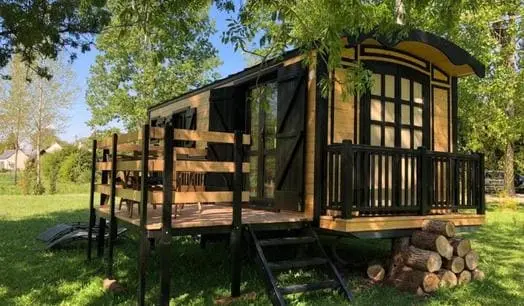 Space Wood fabrique des roulottes en bois habitable pour tous les amateurs de logements insolites